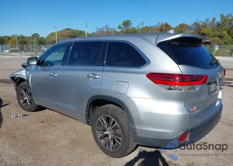 2018 Toyota Highlander Le Plus from USA, damaged, VIN 5TDZZRFH5JS254087